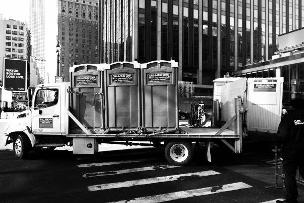 Affordable portable toilet rental in Albia, IA